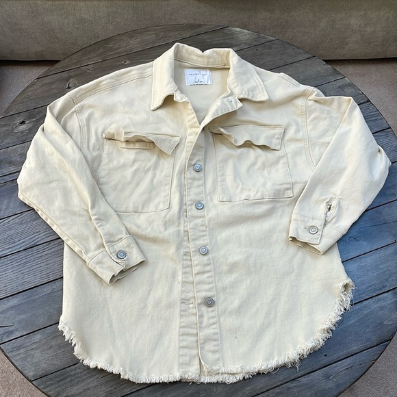 Shacket - Picture 1 of 5